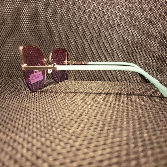 Fashion Sunglasses - Picture 4 of 4